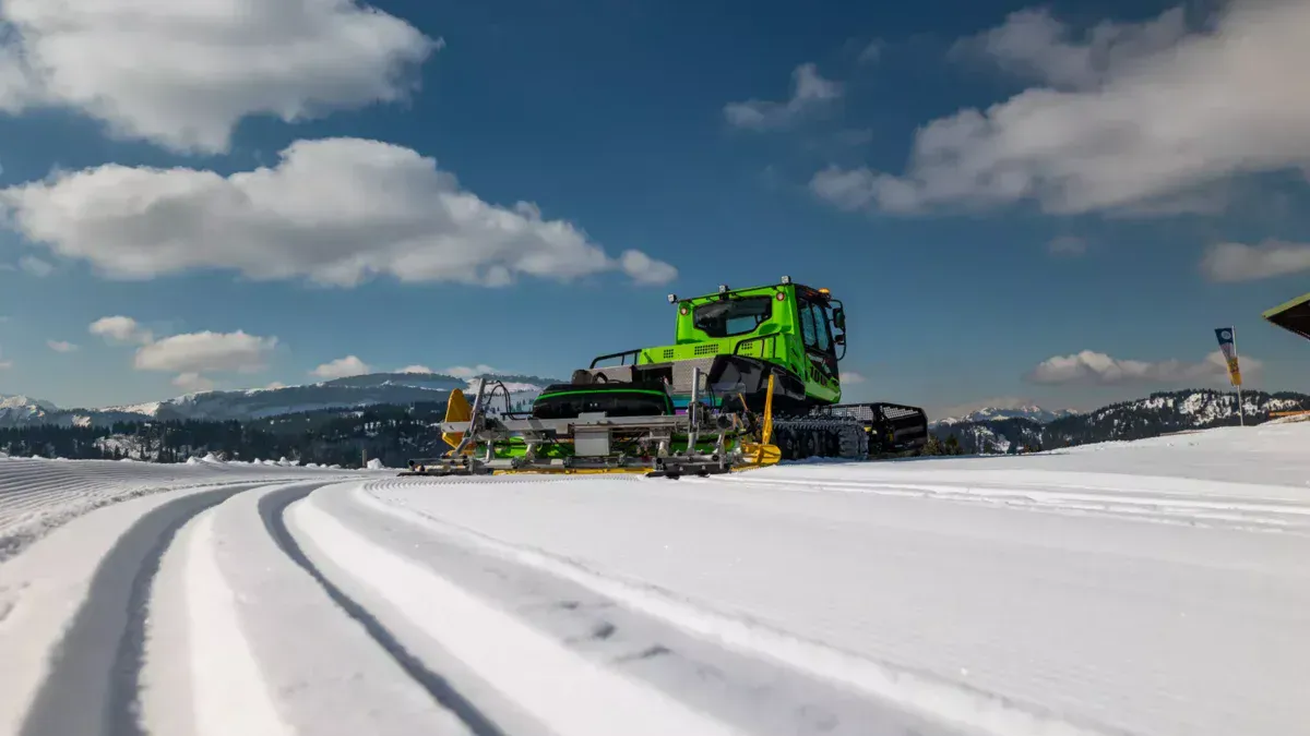 A PistenBully 100E machine working in Eastern North America.