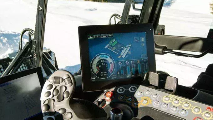 L'iTerminal dans le cockpit du PistenBully 600 E+.