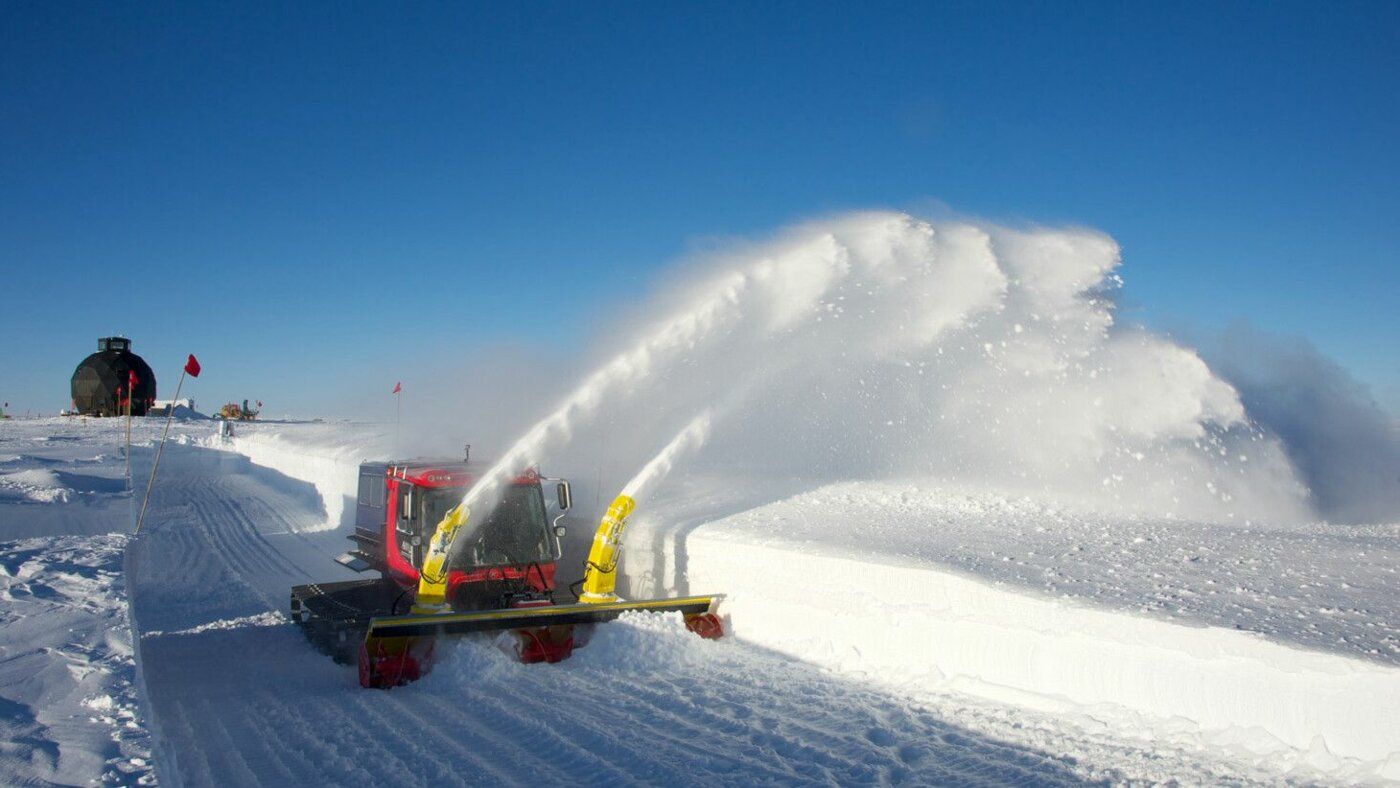 PistenBully 300 Polar Antarctic - PistenBully
