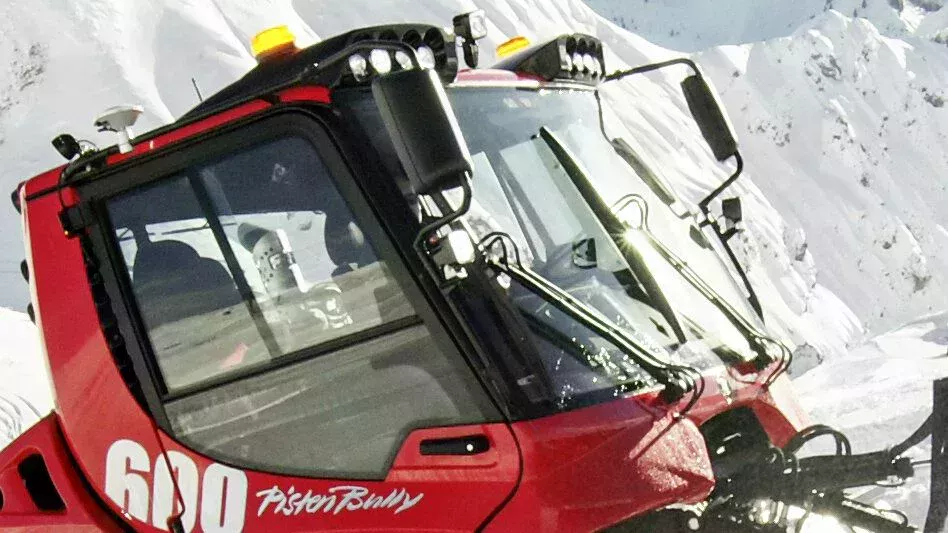 The driver's cab of the PistenBully 600 Polar Park.