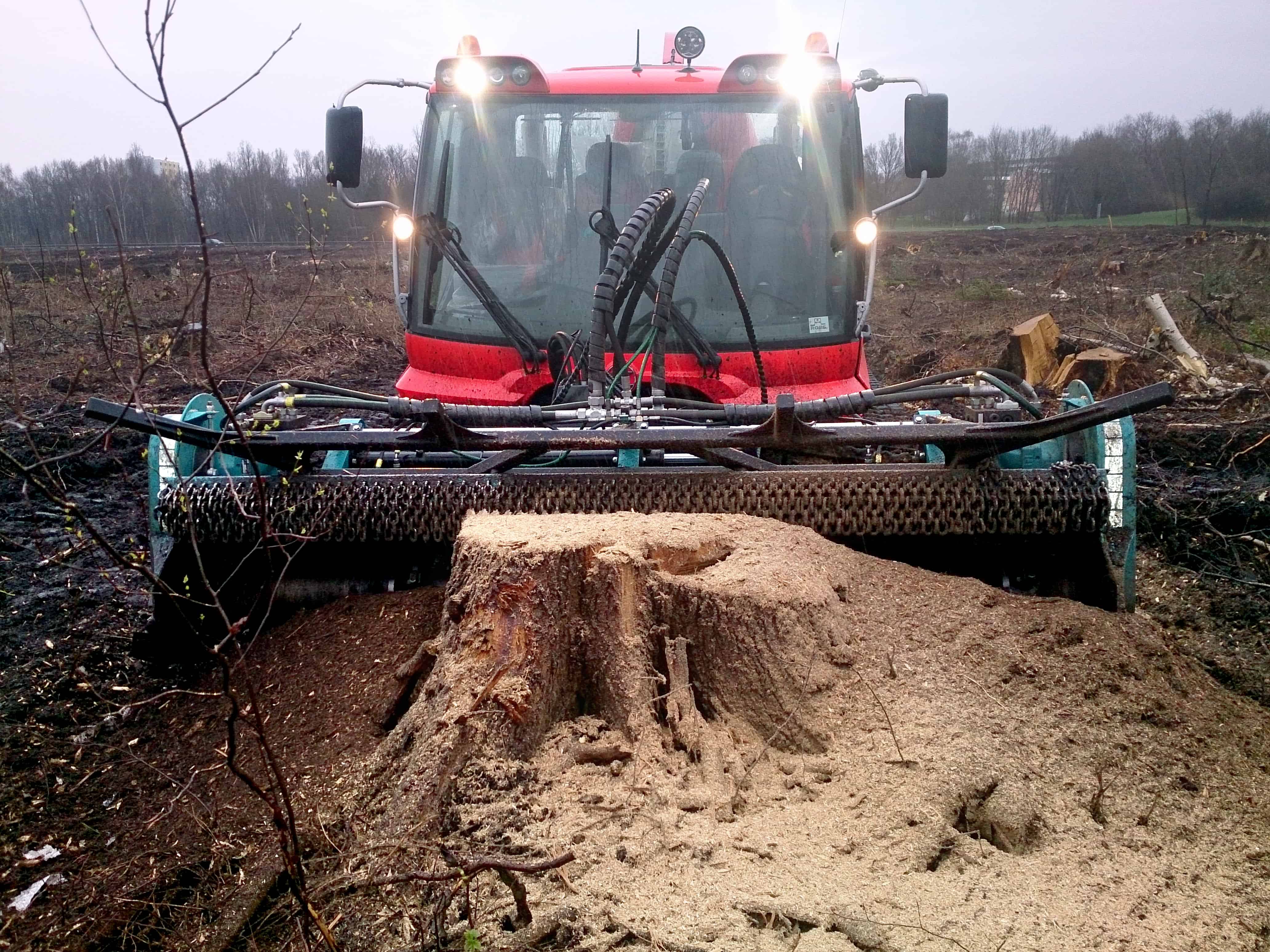 PistenBully 600 Polar GreenTech at mowing and mulching.