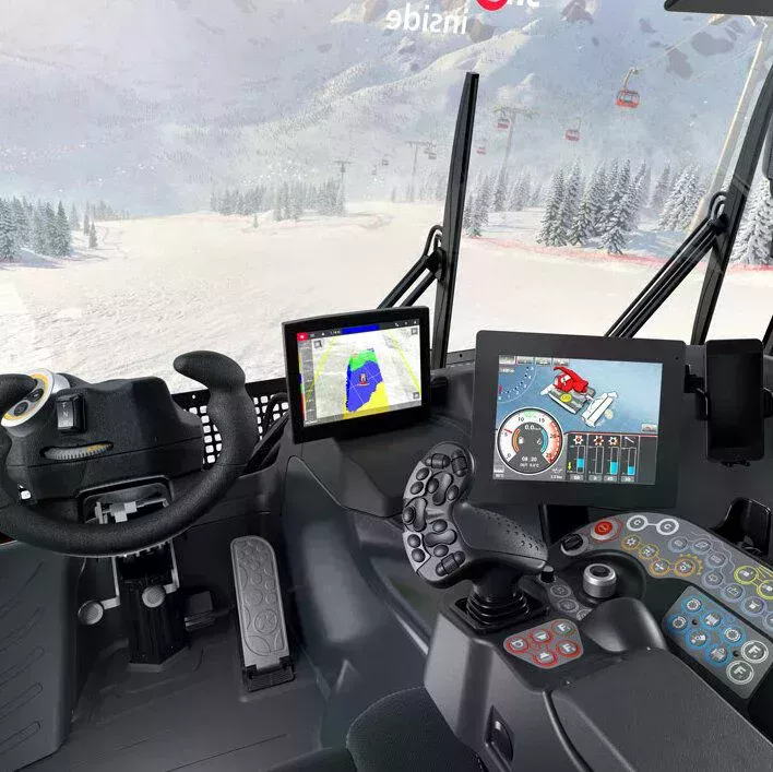 Die Bedieneinheit des Cockpits des PistenBully 800.