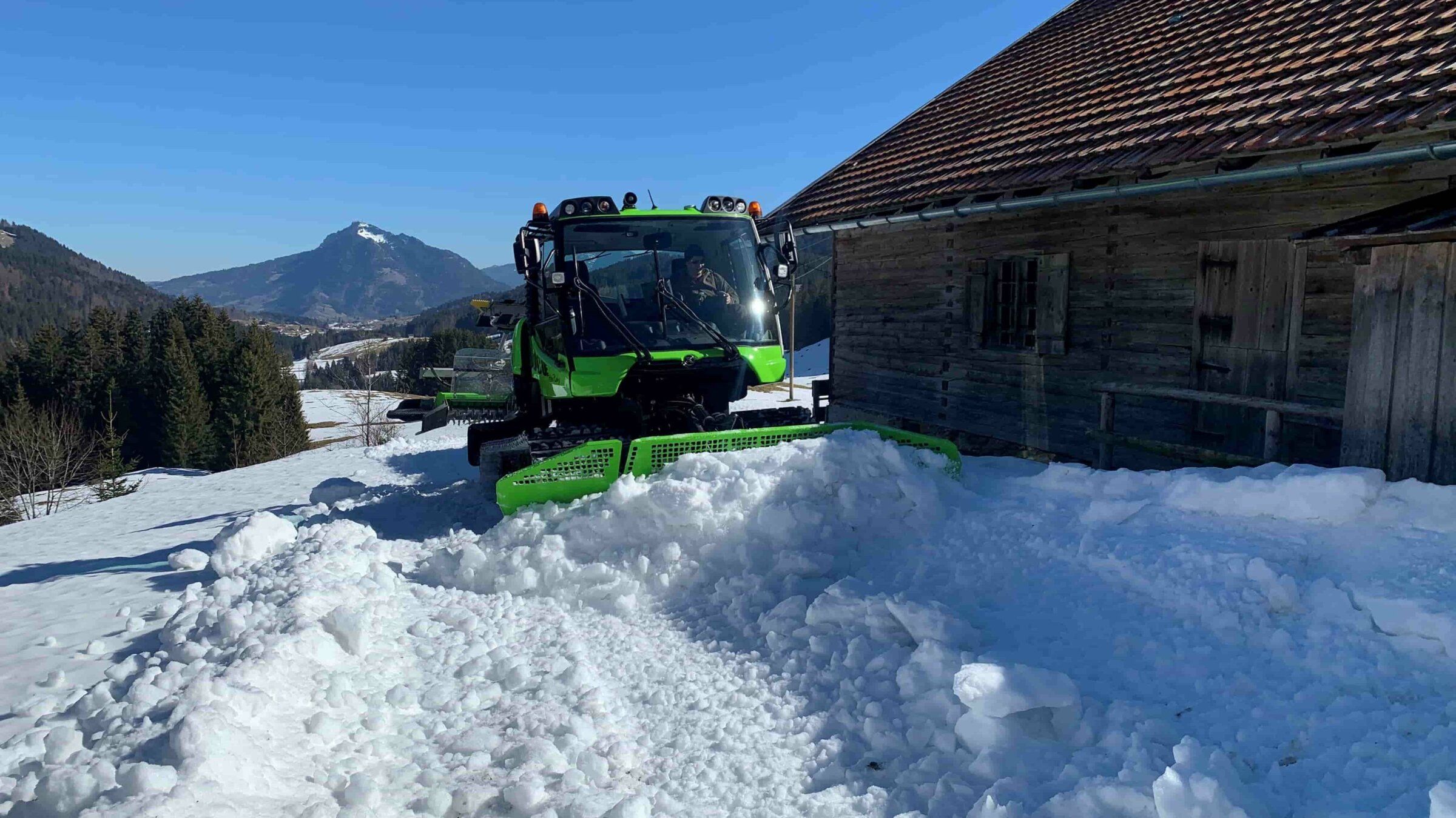 PistenBully 100 E Snow groomers Home PistenBully
