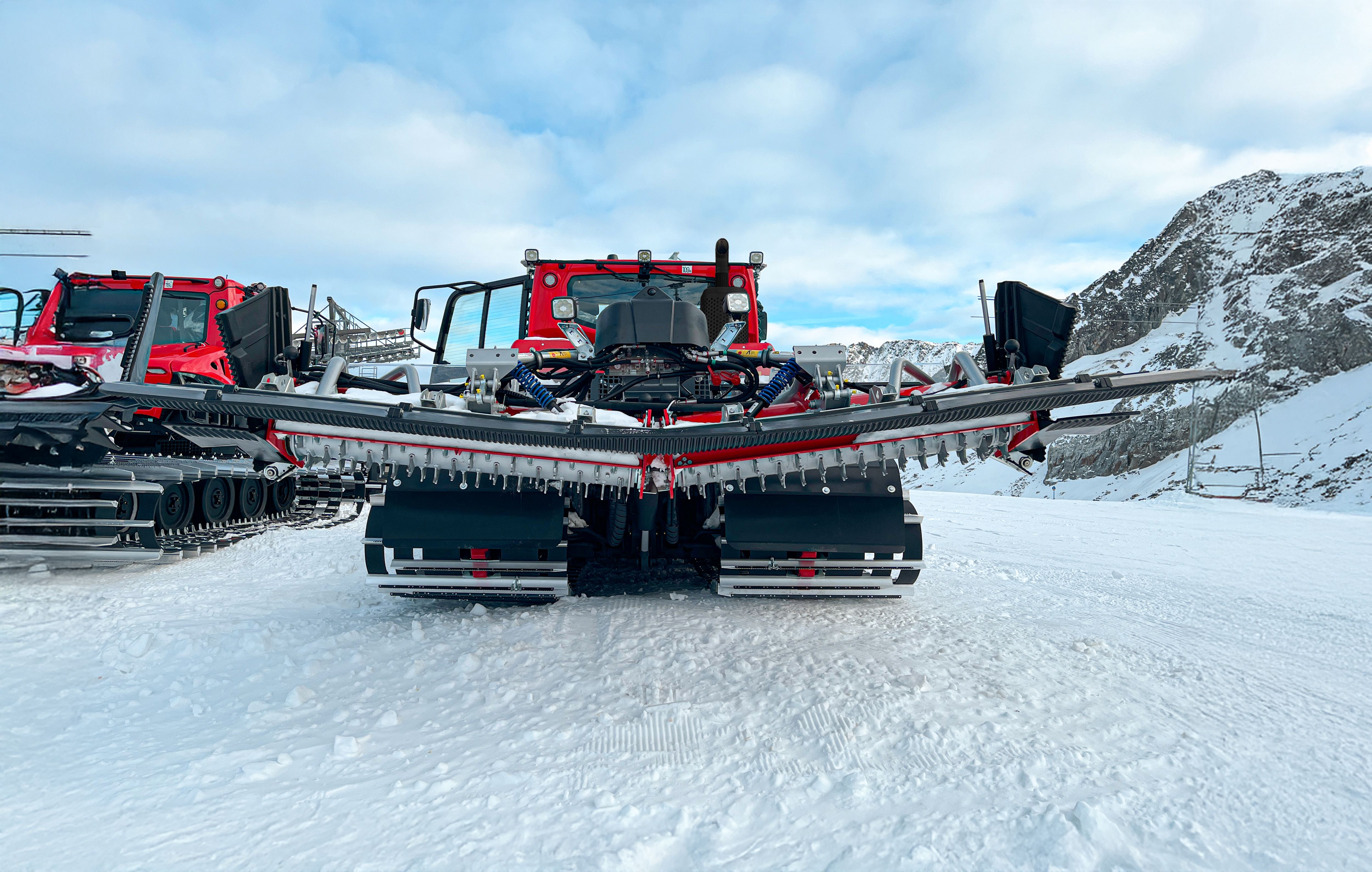 ParkFlexFräse des PistenBully in V-Stellung