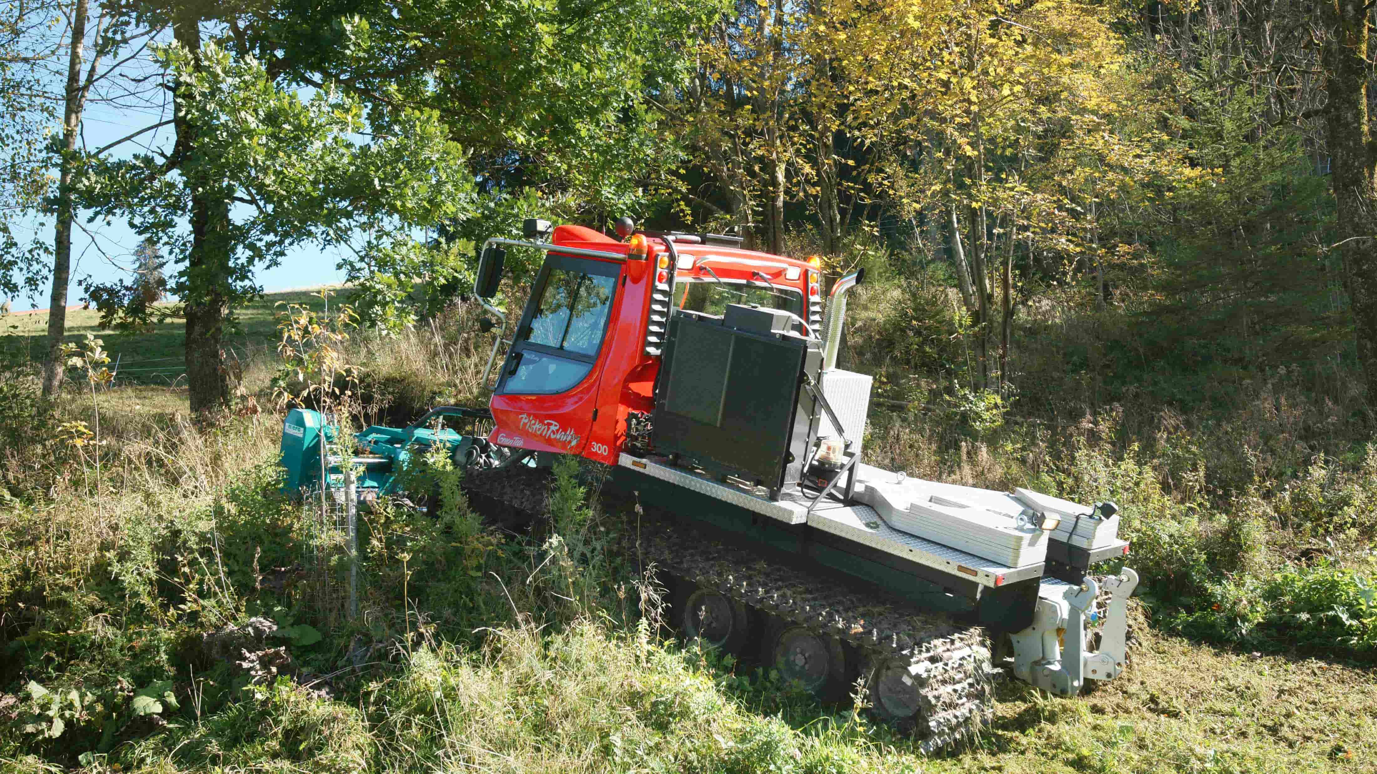 PistenBully 300 Polar GreenTech : fauchage et mulching