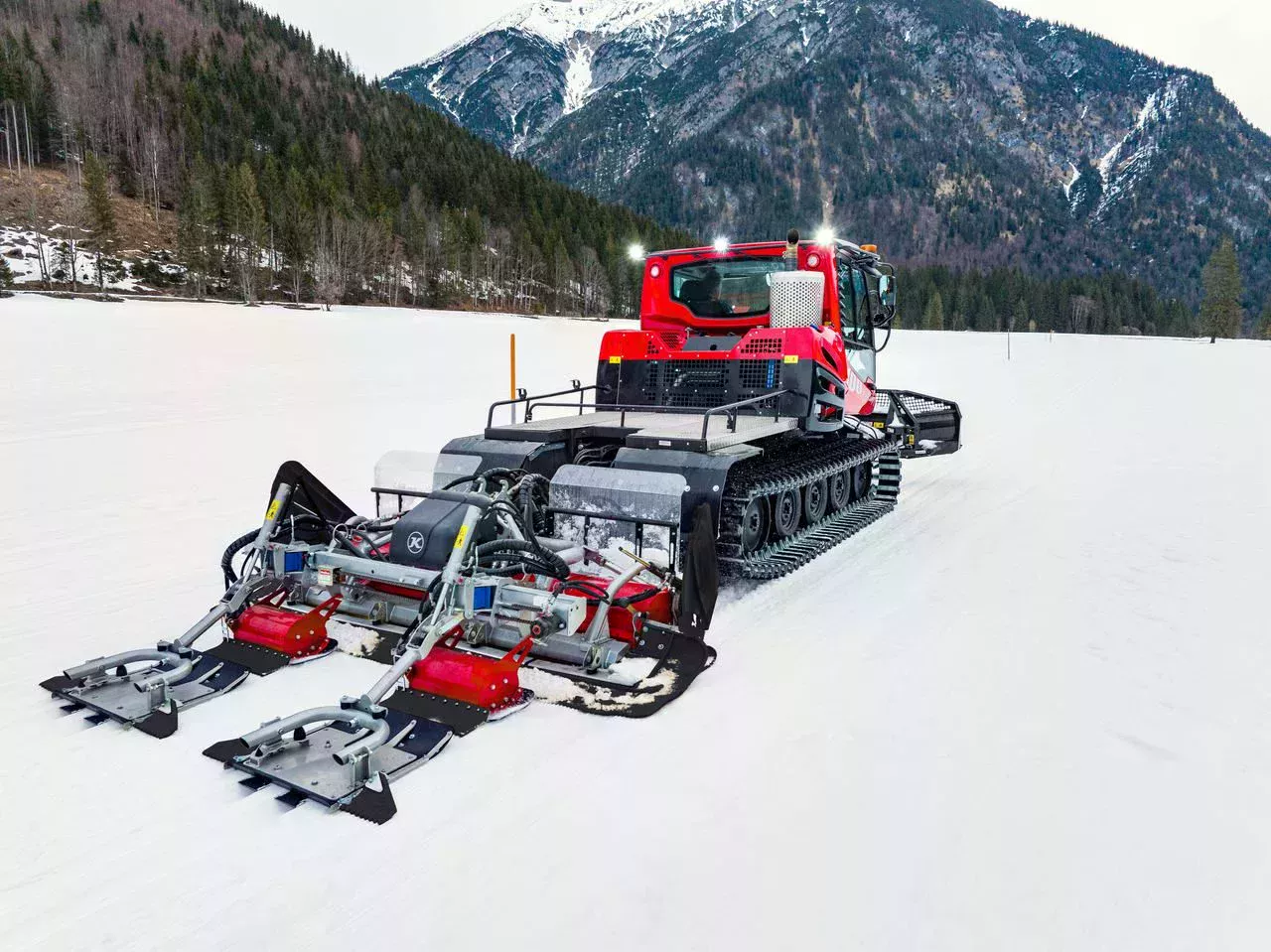 PistenBully 100 Facelift vue arrière