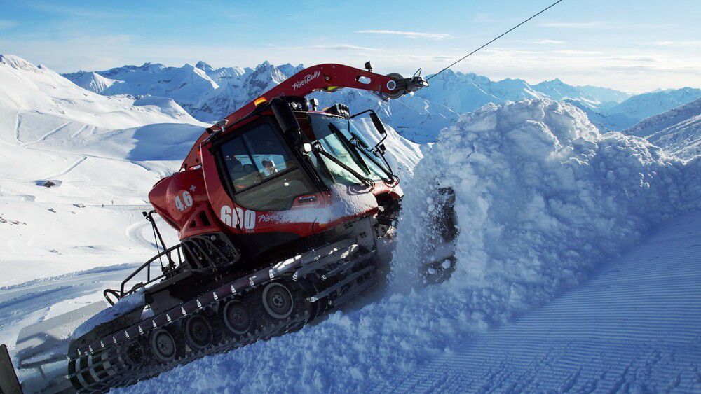 PistenBully 600 W bei der Bergfahrt.