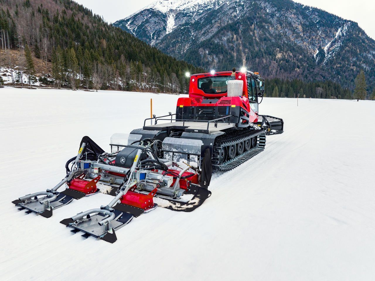 PistenBully 100 Facelift Hinteransicht