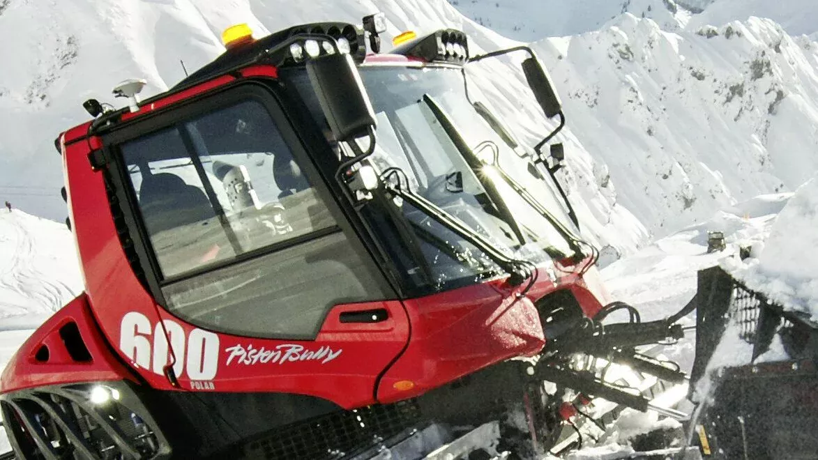 La cabina di guida del PistenBully 600 W.