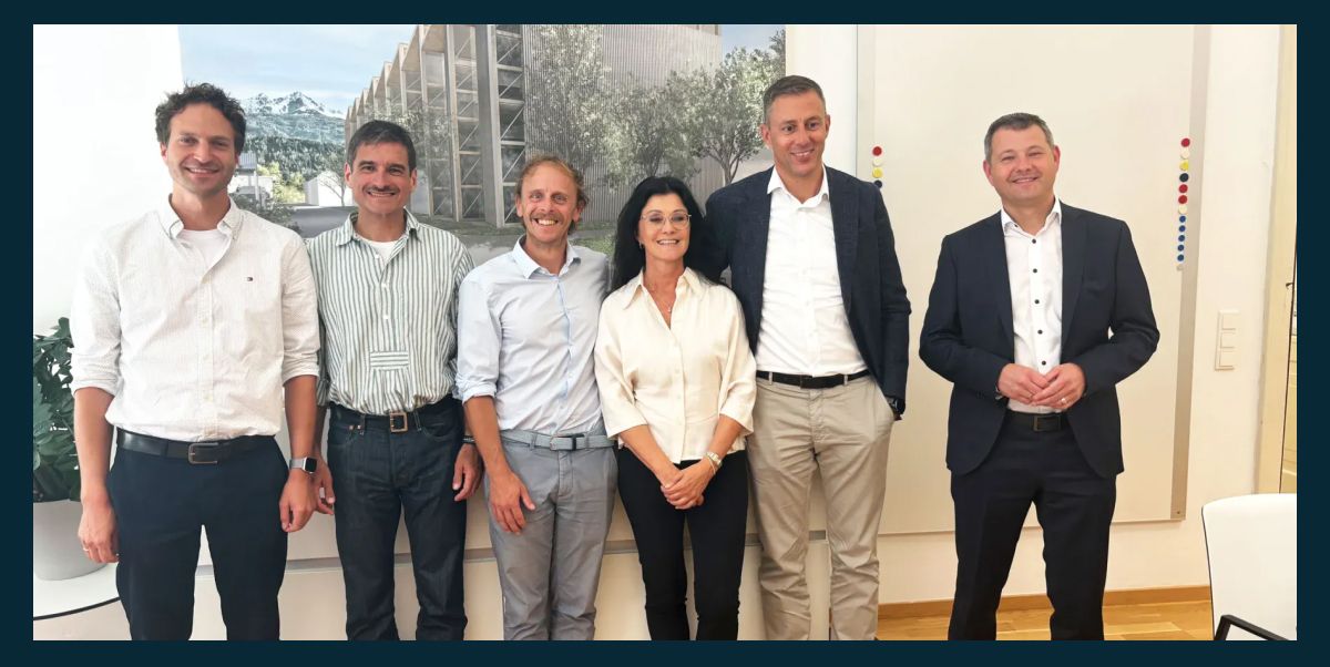 Executives from Schneeprophet, University of Innsbruck, and Kässbohrer.