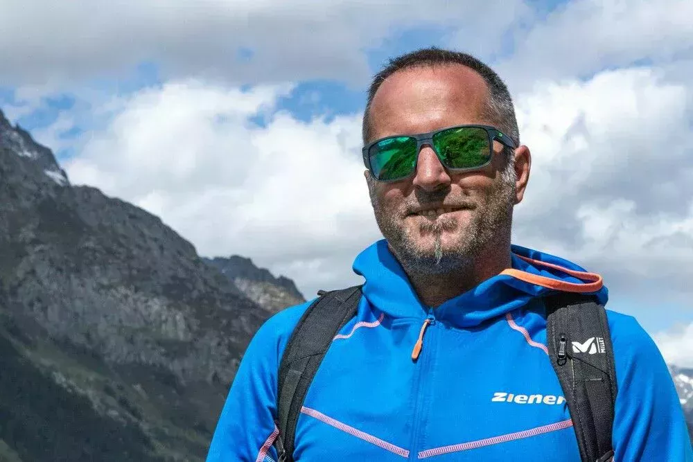 Dominik Kalbermatten, responsabile salvataggio sulle piste presso l'ente funivie Bergbahnen AG