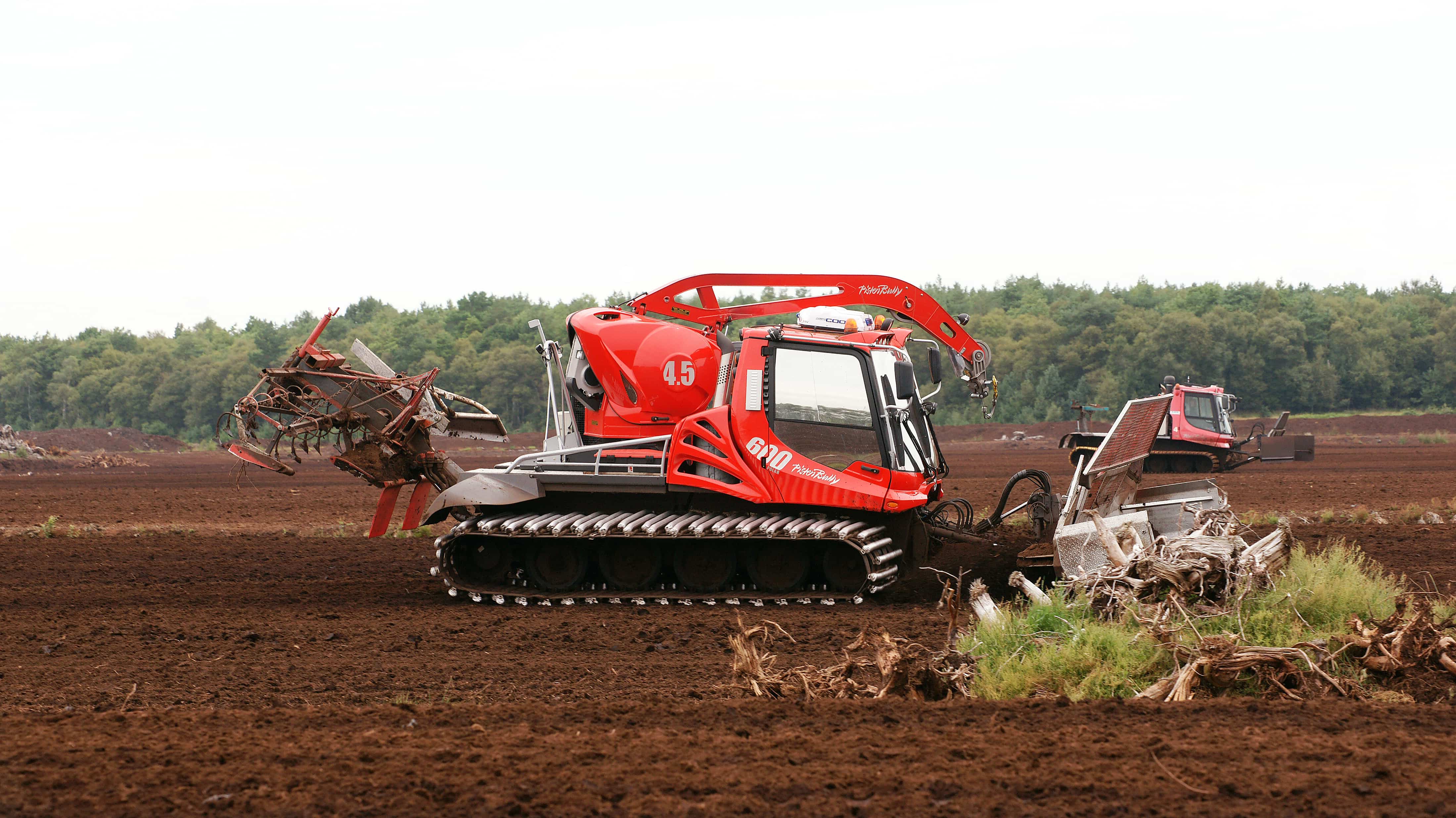 PistenBully 600 Polar GreenTech beim Torfabbau.