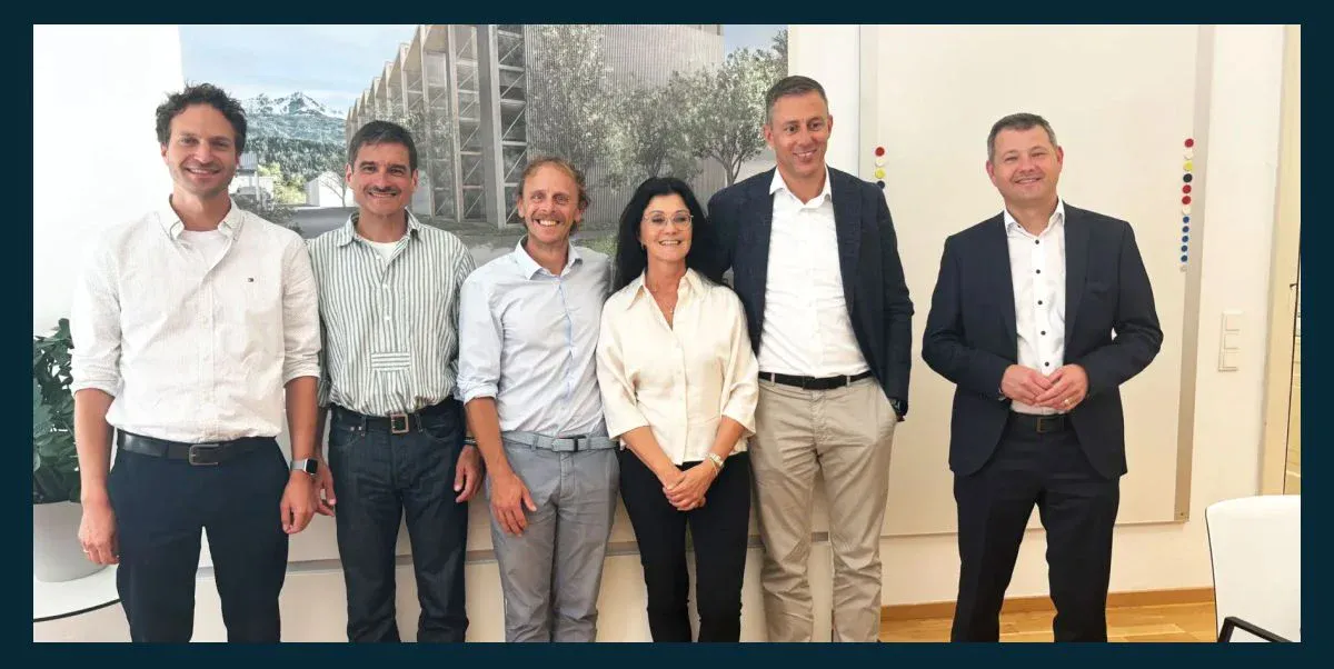 Executives from Schneeprophet, University of Innsbruck, and Kässbohrer.