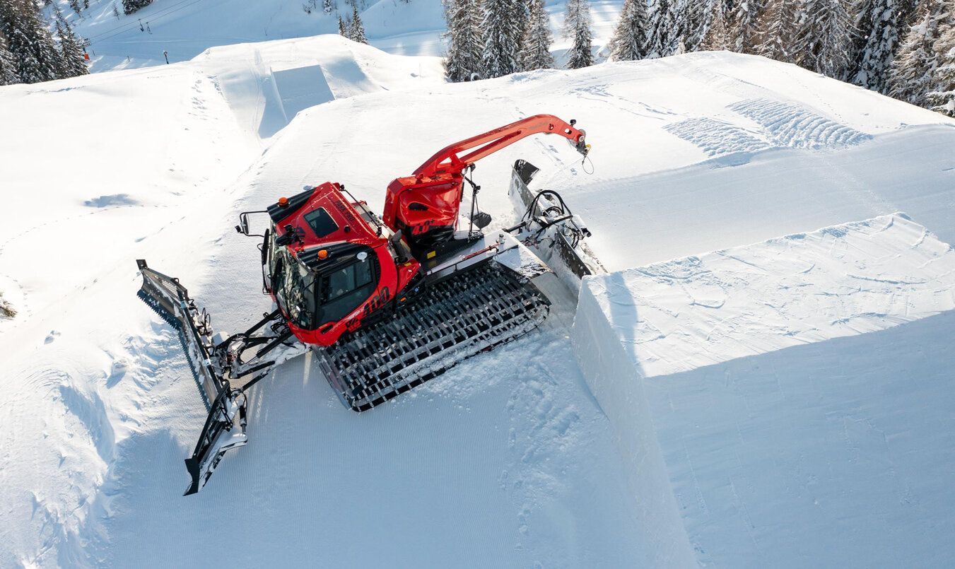 PistenBully 400 in the park