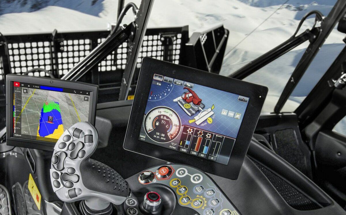 Das iTerminal im Cockpit des PistenBully 600 W.