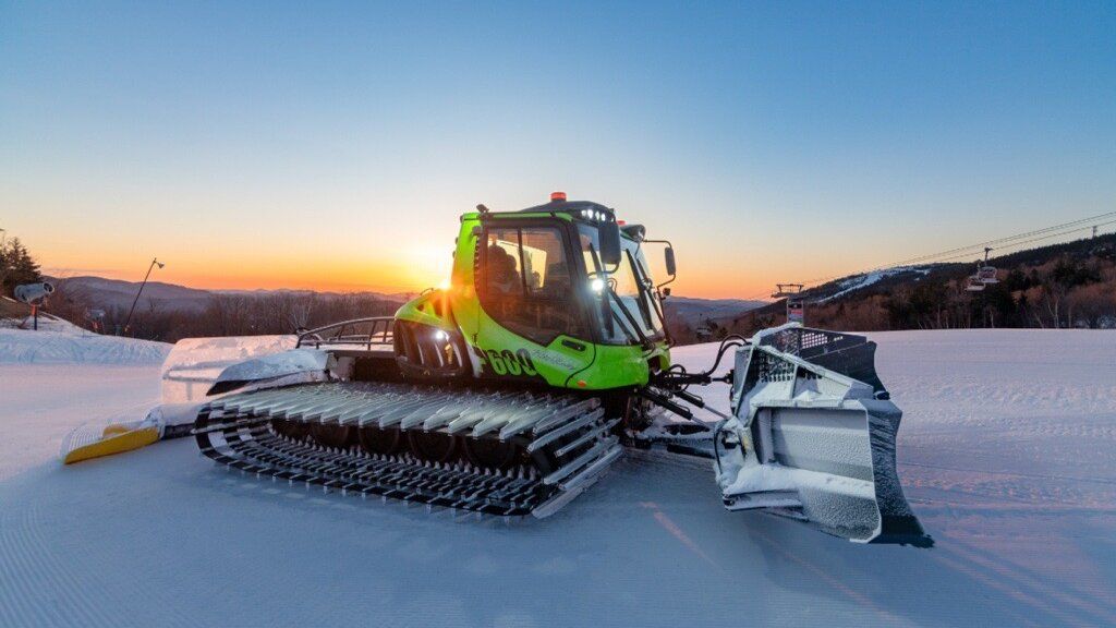 A PistenBully 600E+ at Sunday River resort.