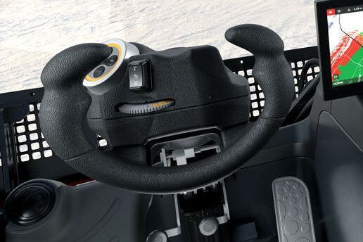 Half-steering wheel PistenBully