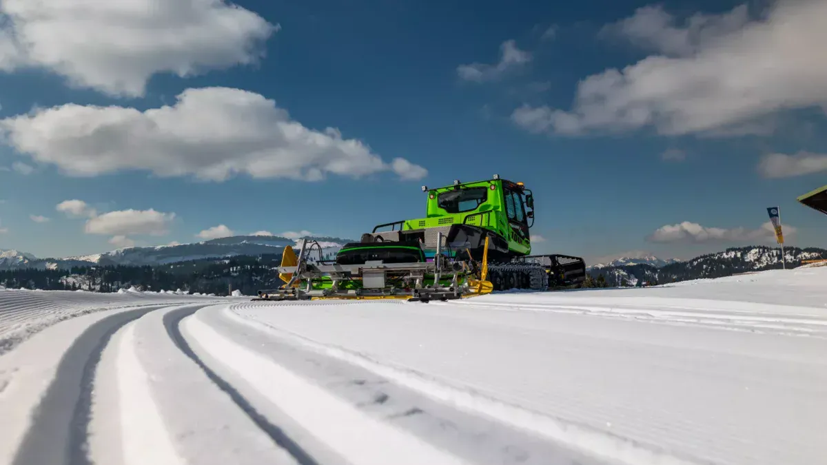 A PistenBully 100E machine working in Eastern North America.